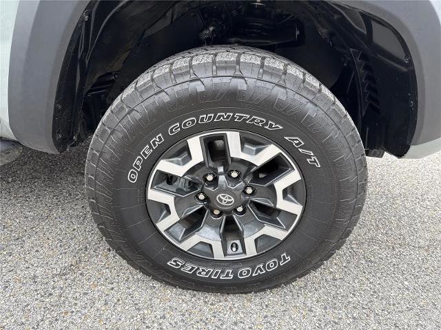 Used 2023 Toyota Tacoma TRD Off-Road w/ TRD Premium Off Road Package image 26