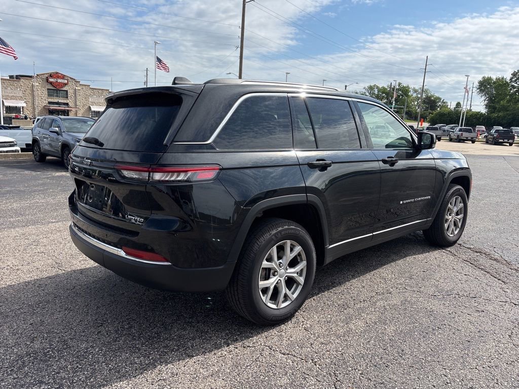 Used 2023 Jeep Grand Cherokee Limited w/ Trailer Tow Prep Group (B) AWD/4WD image 7