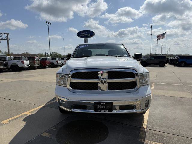Used 2022 RAM 1500 Classic SLT w/ Electronics Group AWD/4WD image 3