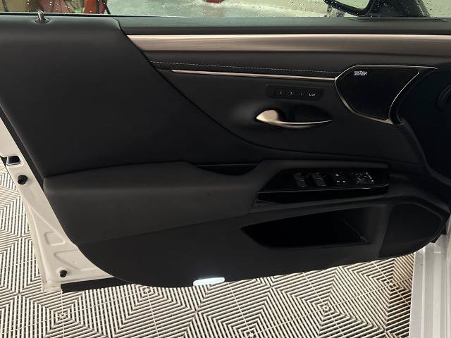 Used 2022 Lexus ES 350 F Sport w/ Accessory Package 2 FWD image 16