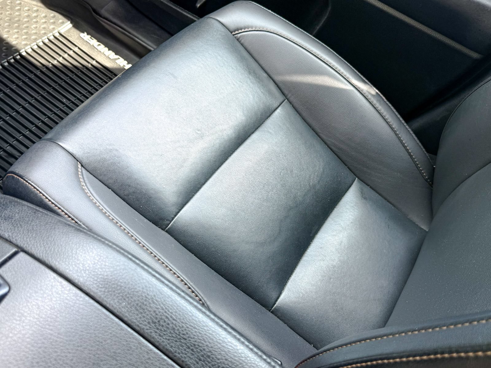 Used 2019 Toyota Highlander XLE AWD/4WD image 32