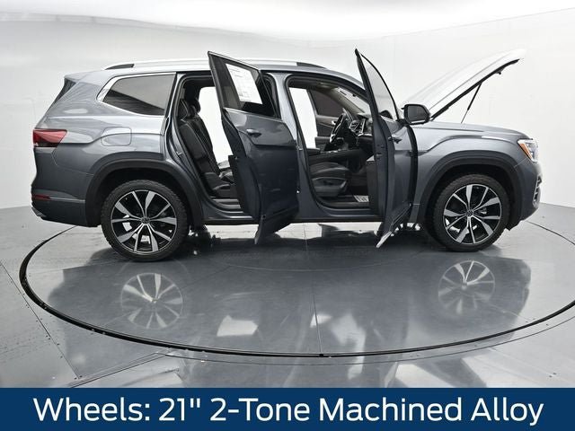 Used 2024 Volkswagen Atlas SEL Premium R-Line AWD/4WD image 36