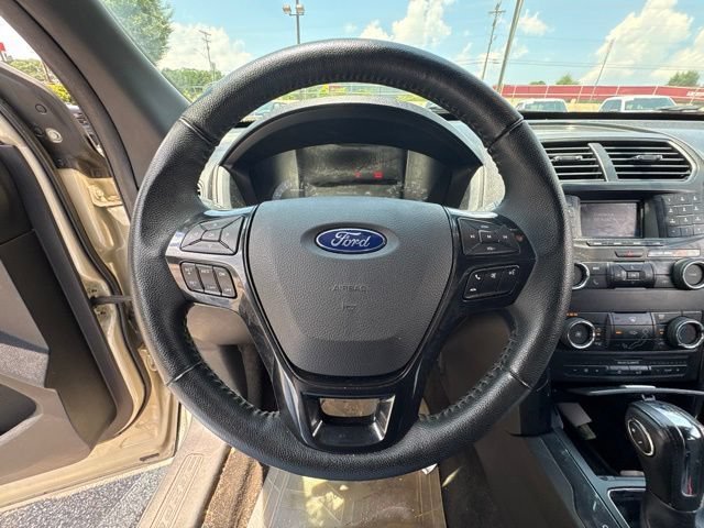 Certified 2018 Ford Explorer XLT FWD image 8