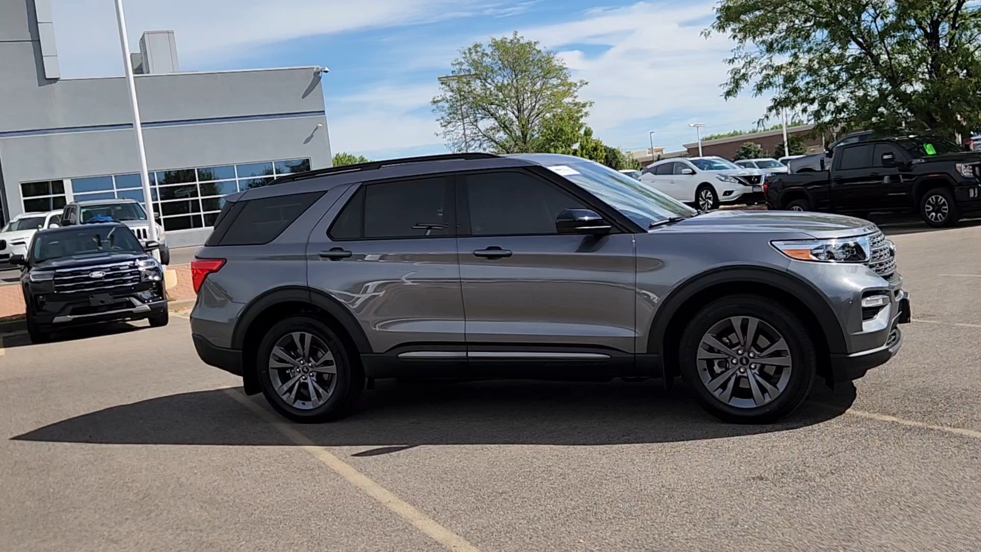 Certified 2024 Ford Explorer XLT w/ Equipment Group 202A AWD/4WD image 9