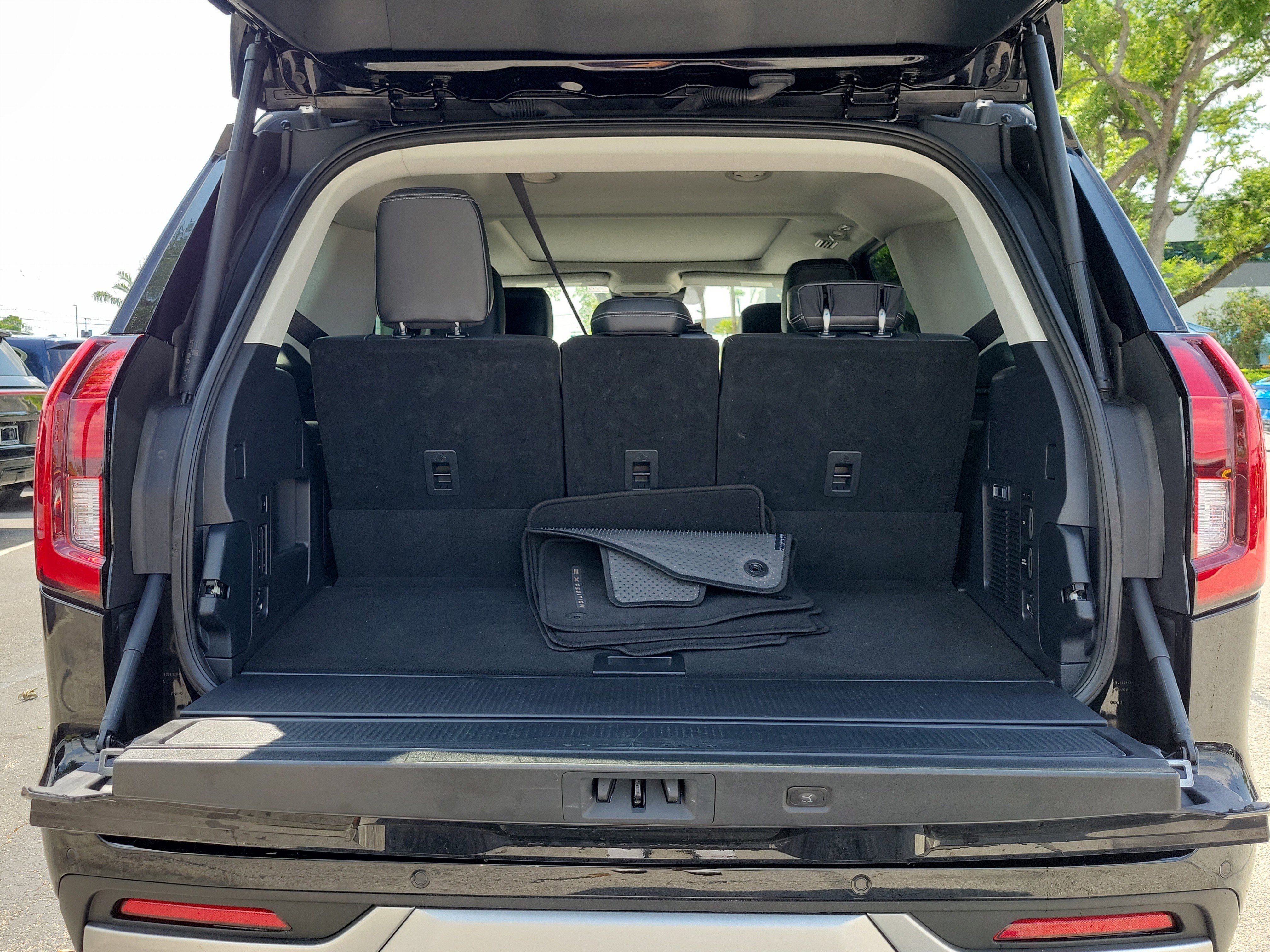 Certified 2025 Ford Expedition Platinum image 10