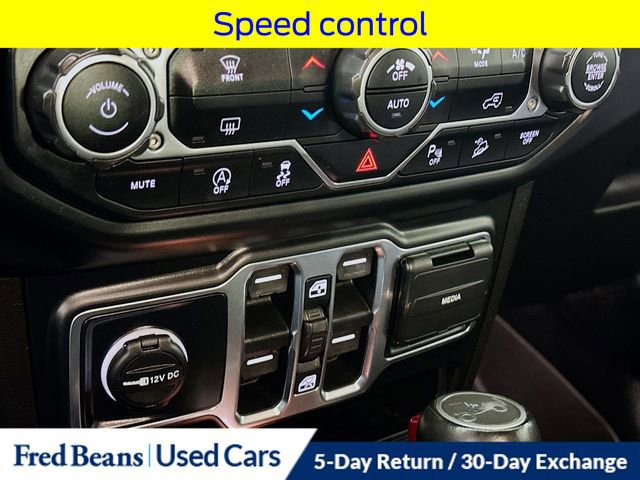 Used 2020 Jeep Wrangler Unlimited Sahara image 20