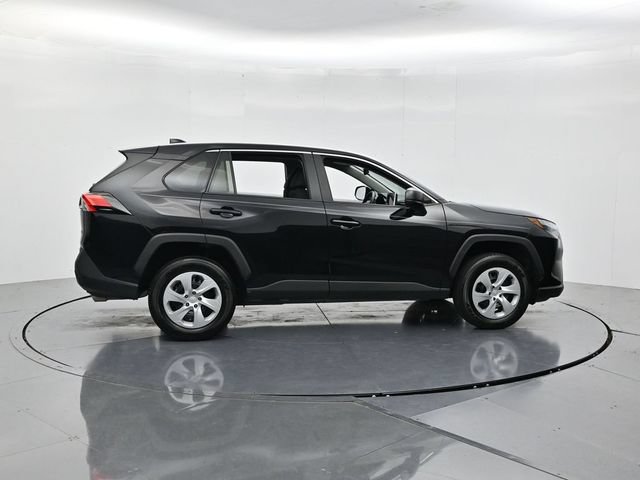 Used 2025 Toyota RAV4 LE FWD video 2
