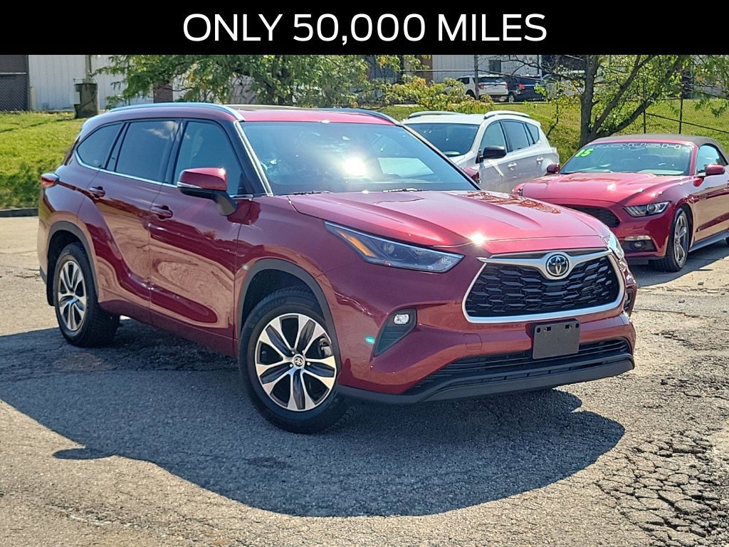 Used 2021 Toyota Highlander XLE AWD/4WD image 33
