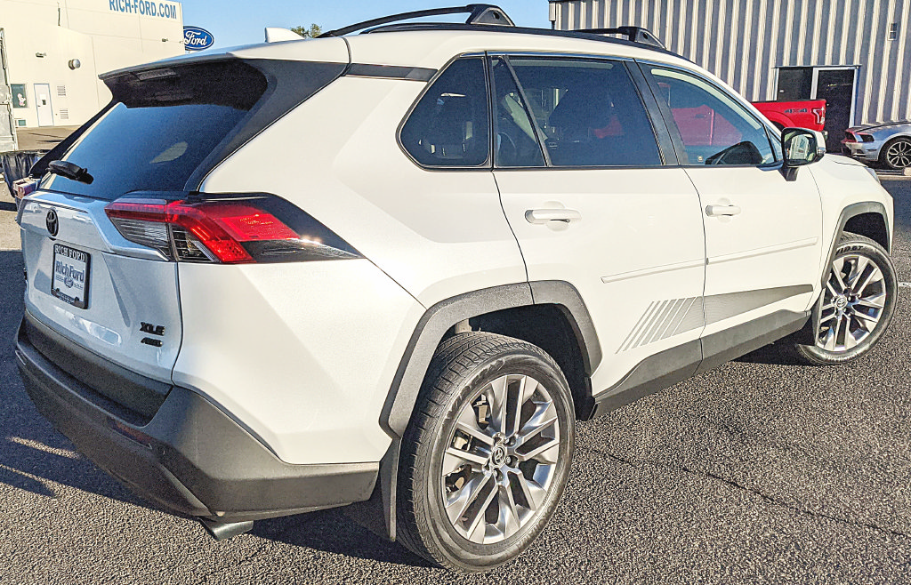 Used 2023 Toyota RAV4 XLE Premium AWD/4WD image 3