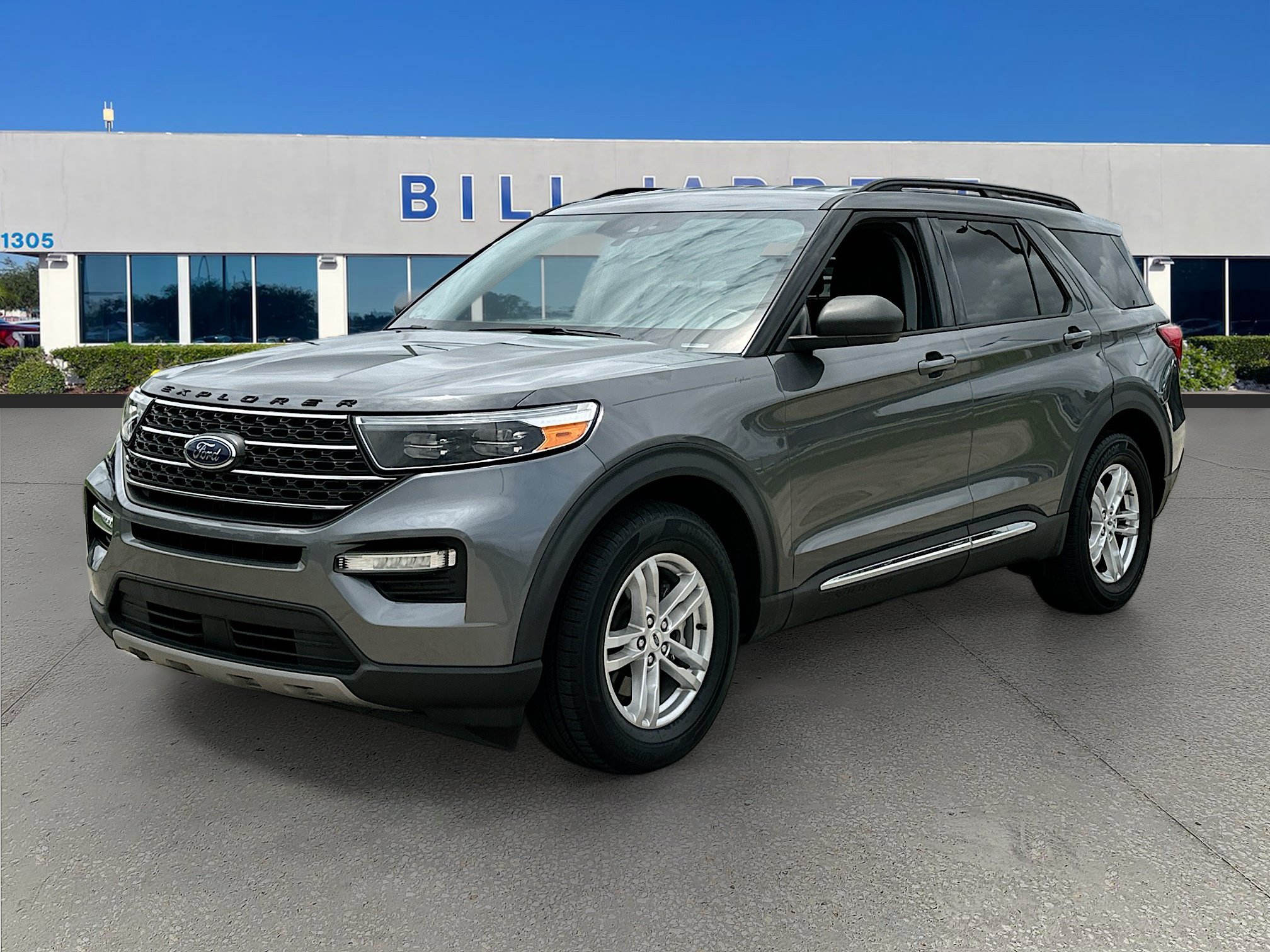 Certified 2023 Ford Explorer XLT w/ Equipment Group 202A RWD image 3