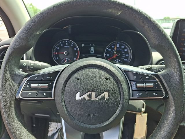 Used 2022 Kia Forte LXS FWD image 18