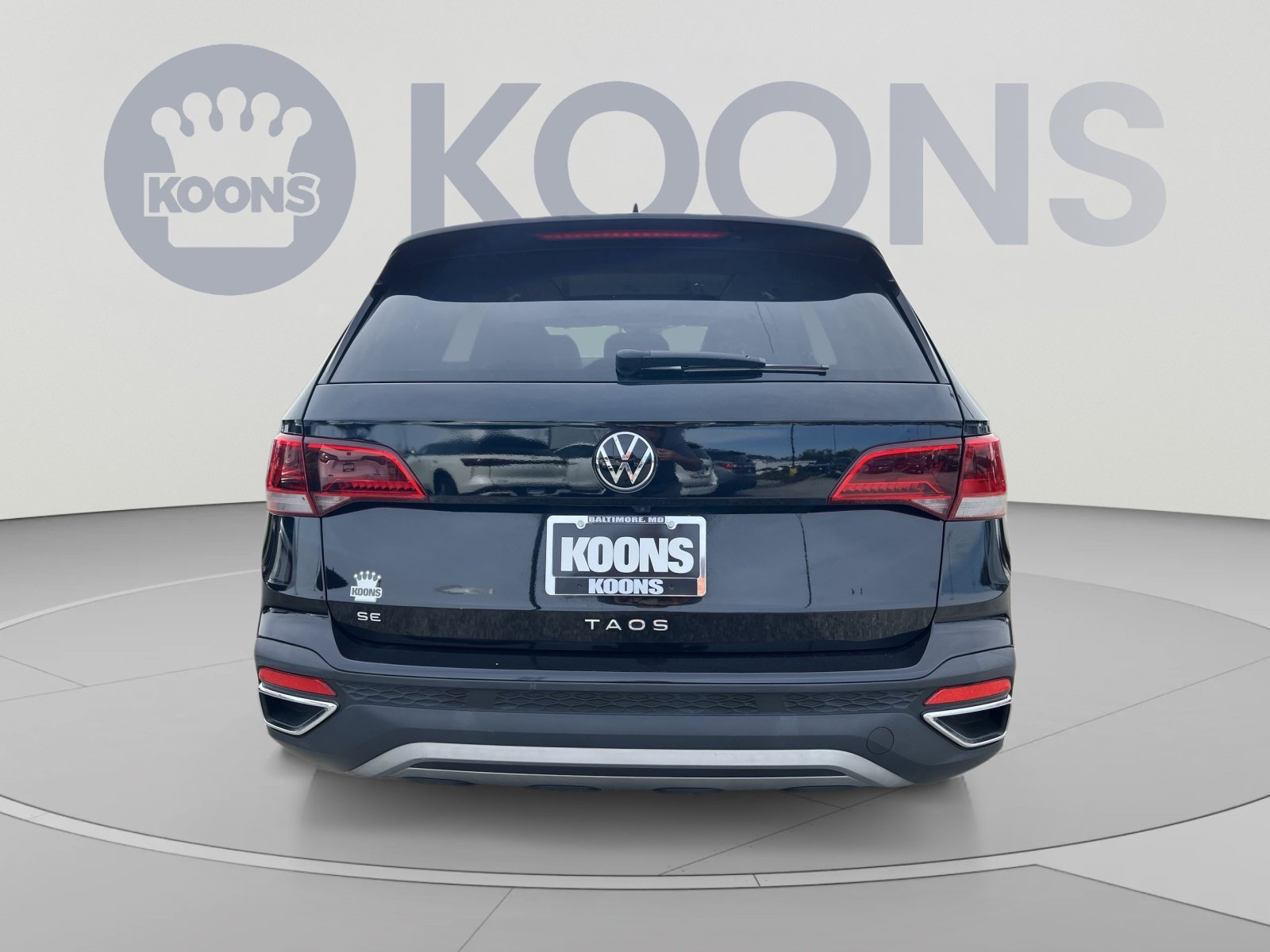 Used 2024 Volkswagen Taos SE w/ Panoramic Sunroof Package FWD image 5