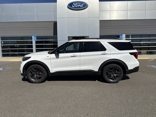 Certified 2025 Ford Explorer ST-Line w/ ST-Line Street Pack AWD/4WD image 3