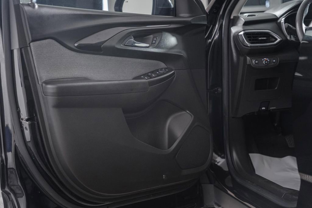 Used 2023 Chevrolet TrailBlazer LT w/ Convenience Package image 37