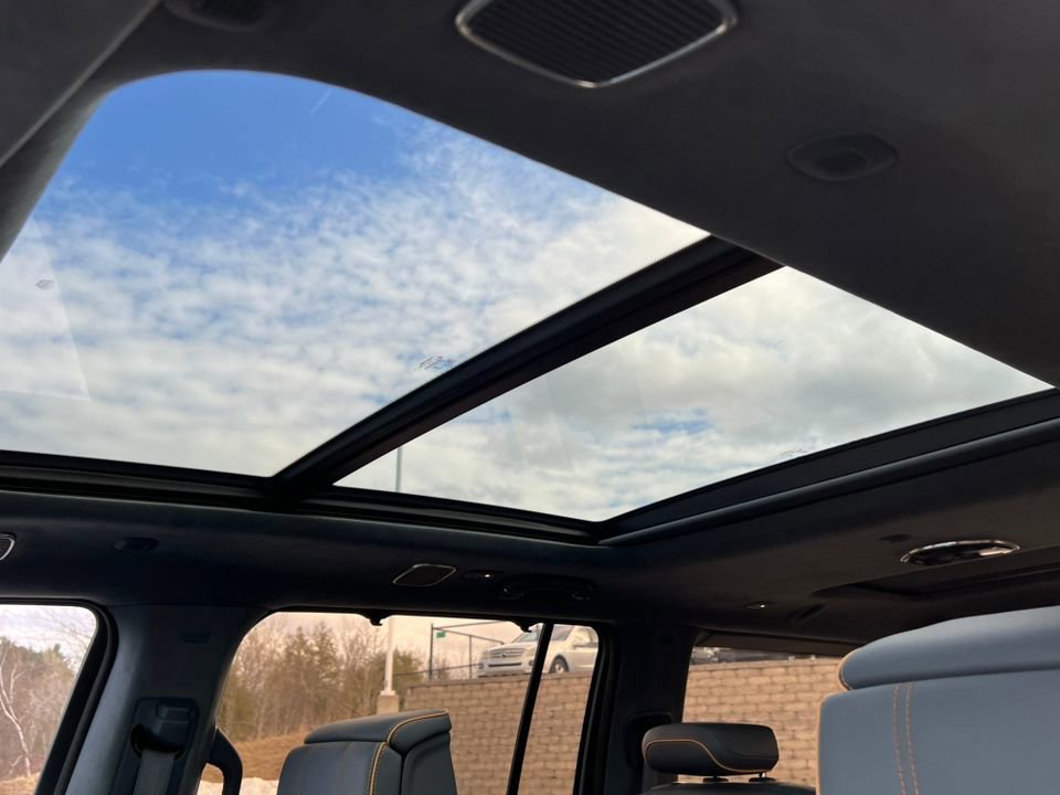 Used 2023 Jeep Grand Wagoneer Series III w/ Rear Seat Video Group 1 image 13