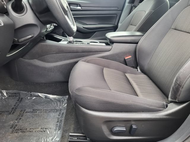 Used 2024 Nissan Altima 2.5 SV FWD image 14