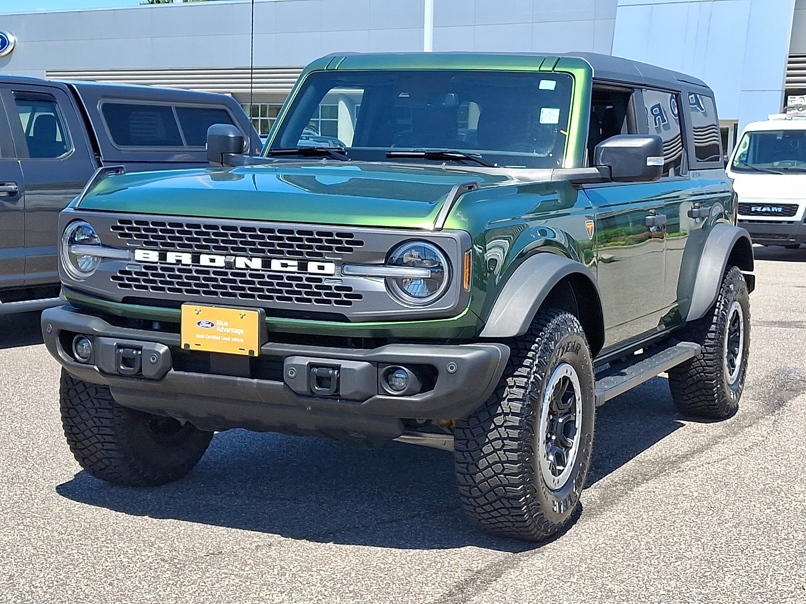 Certified 2023 Ford Bronco Badlands w/ Sasquatch Package AWD/4WD image 4