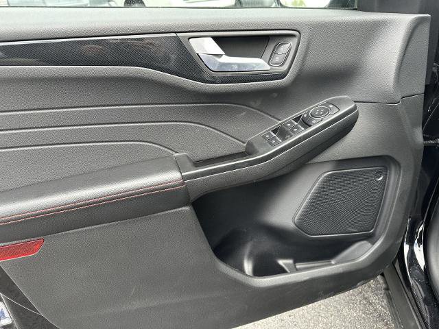 Certified 2025 Ford Escape ST-Line AWD/4WD image 12
