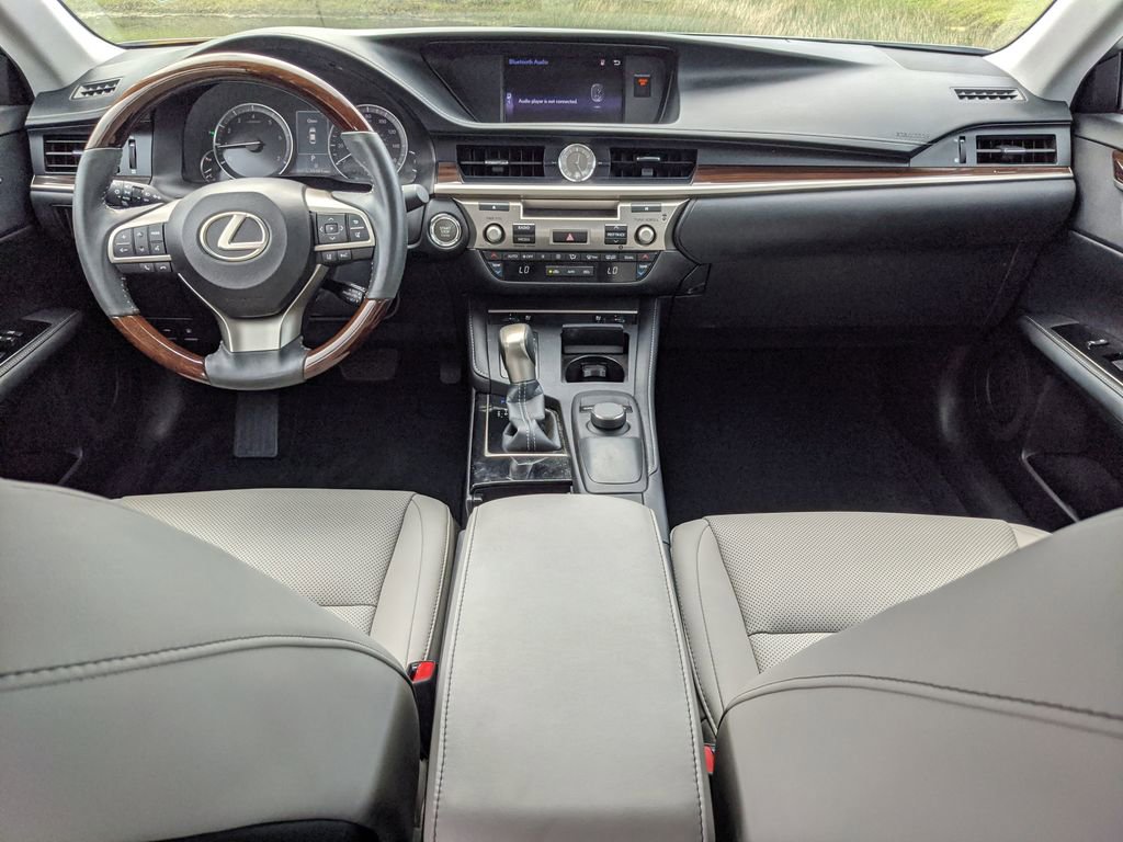 Used 2017 Lexus ES 350 w/ Premium Package FWD image 13