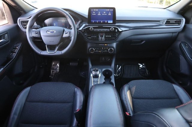 Certified 2025 Ford Escape ST-Line AWD/4WD image 21