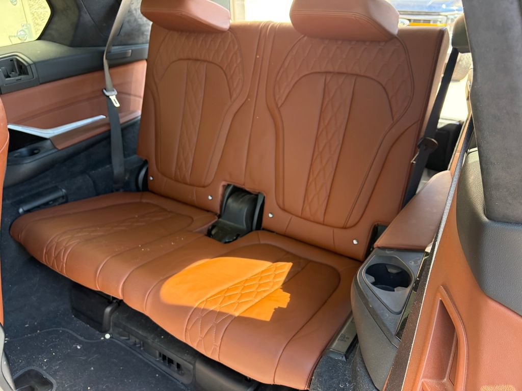 Used 2022 BMW X7 M50i AWD/4WD image 25