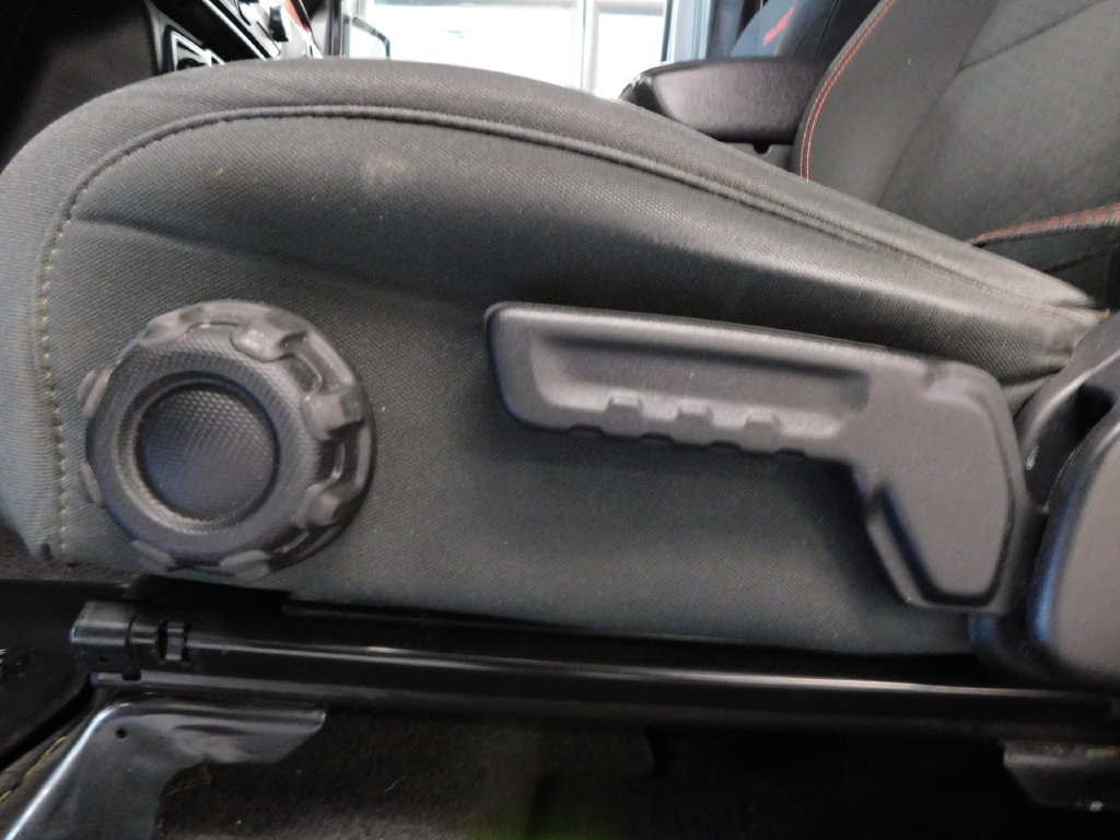Used 2020 Jeep Gladiator Rubicon w/ Uconnect 4C Nav & Sound Group AWD/4WD image 33