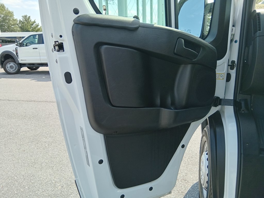 Used 2024 RAM ProMaster 2500 w/ Convenience Group FWD image 14