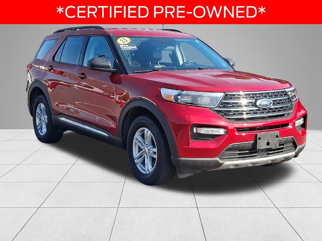 Certified 2023 Ford Explorer XLT w/ Equipment Group 202A AWD/4WD image 3