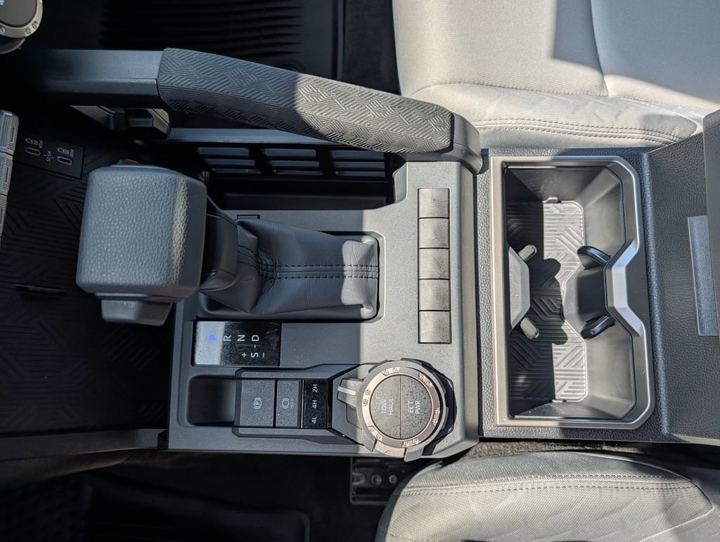 Used 2025 Toyota Tacoma SR5 AWD/4WD image 14