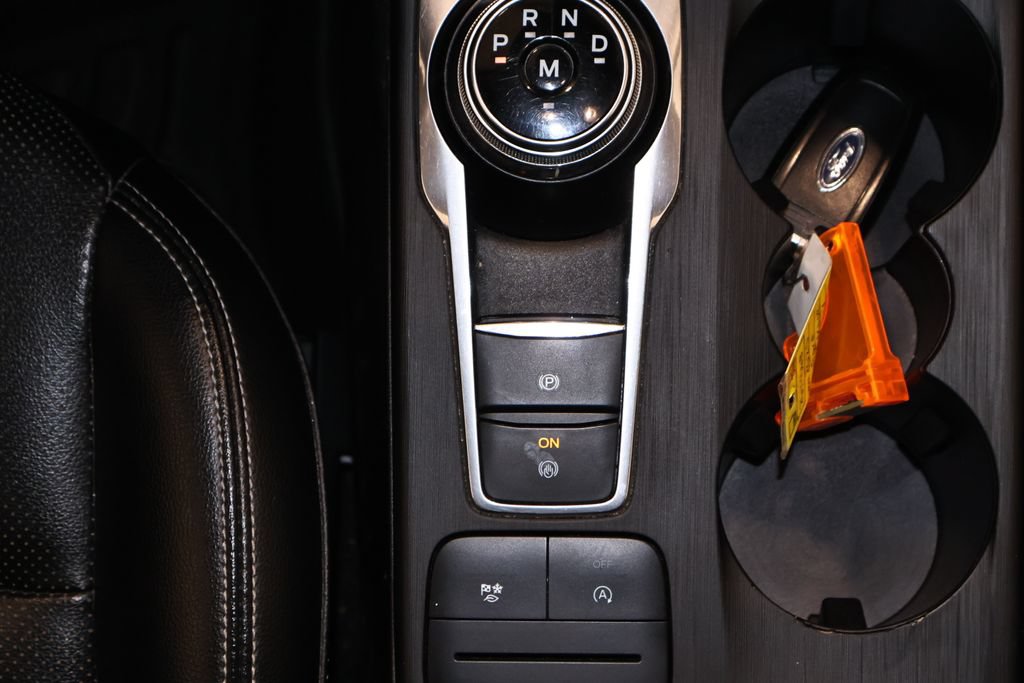 Certified 2020 Ford Escape SEL AWD/4WD image 32