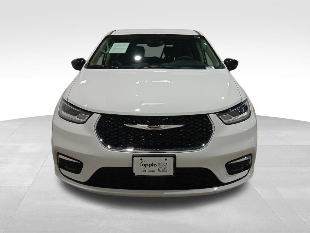 Used 2024 Chrysler Pacifica Select image 8