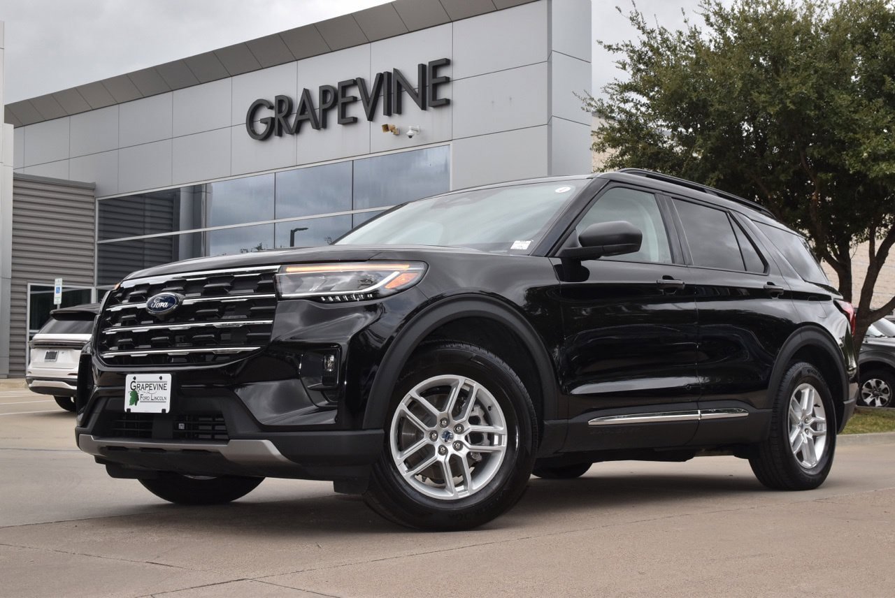 Certified 2025 Ford Explorer Active w/ Active Comfort Package RWD image 2