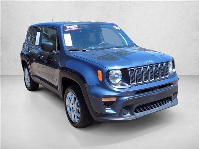 Used 2023 Jeep Renegade Latitude AWD/4WD image 6
