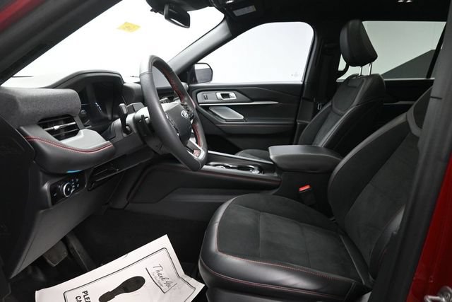 Certified 2025 Ford Explorer ST AWD/4WD image 9