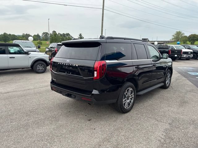 Certified 2025 Ford Expedition Active AWD/4WD image 36