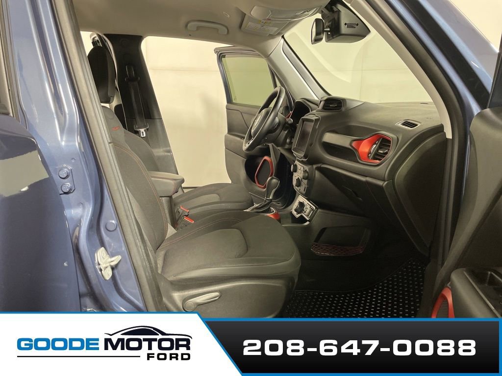 Used 2022 Jeep Renegade Trailhawk AWD/4WD image 23