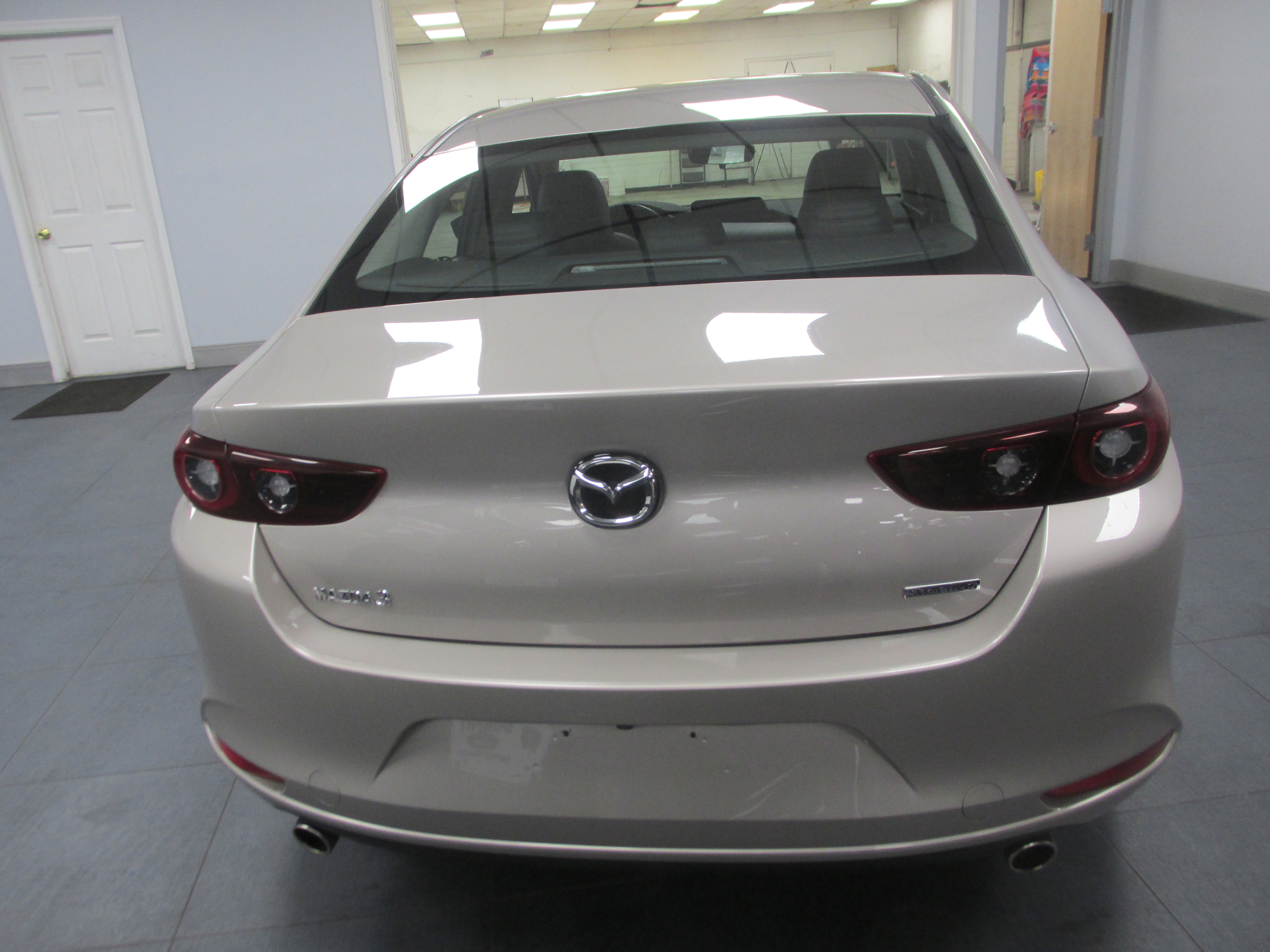 Used 2024 MAZDA MAZDA3 s image 4