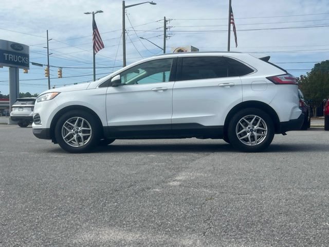 Certified 2022 Ford Edge SEL w/ Convenience Package AWD/4WD image 3