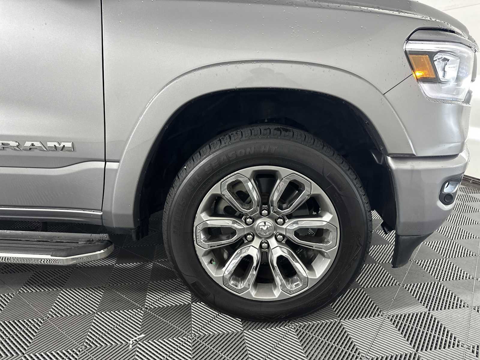 Used 2019 RAM 1500 Laramie w/ Sport Appearance Package image 14