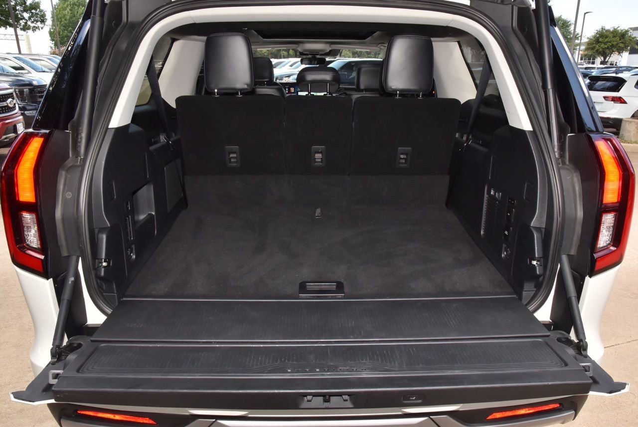 Certified 2025 Ford Expedition Max Platinum w/ Driver's Package AWD/4WD image 39