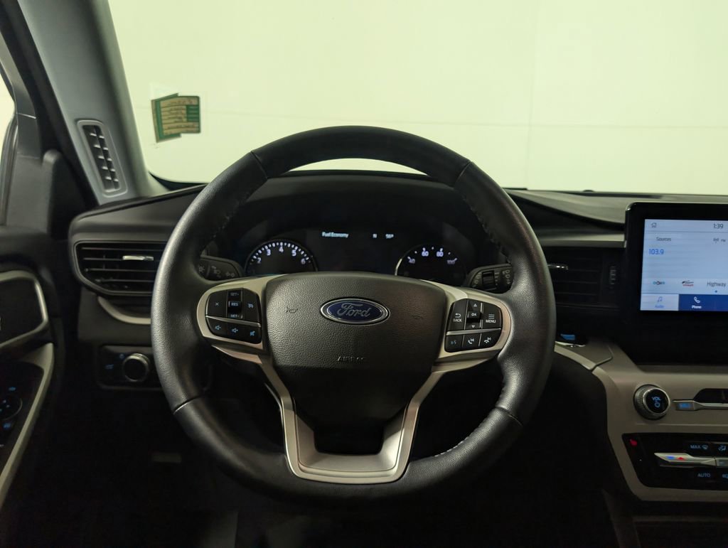 Certified 2022 Ford Explorer XLT RWD image 18