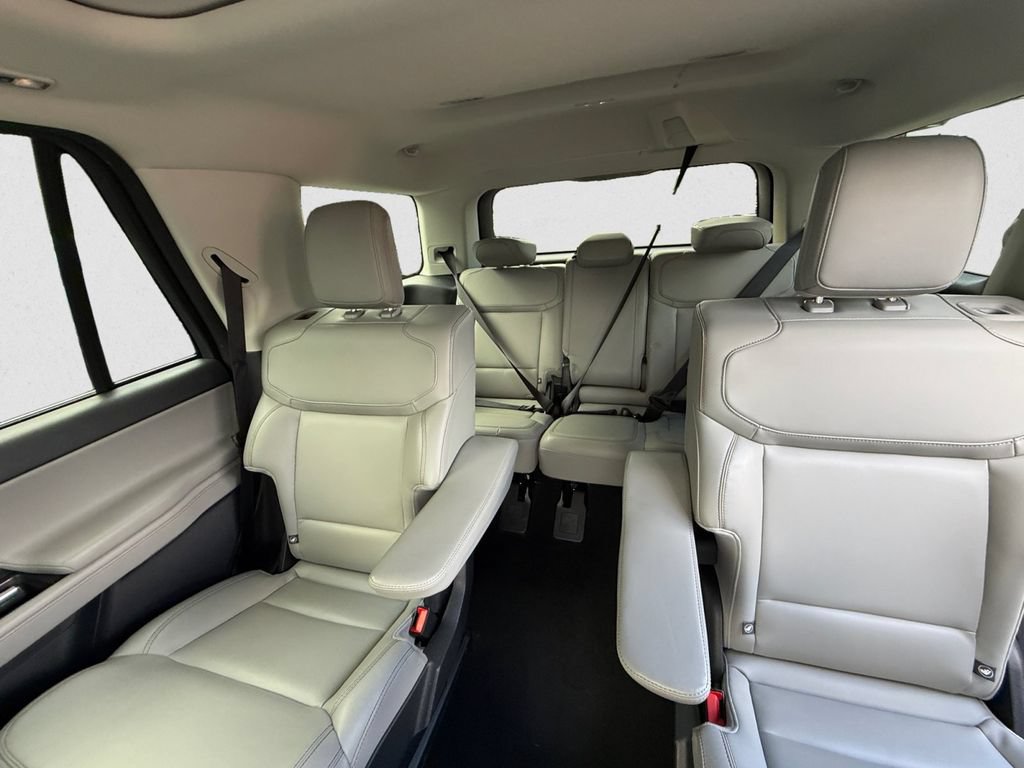Certified 2025 Ford Expedition Active AWD/4WD image 13