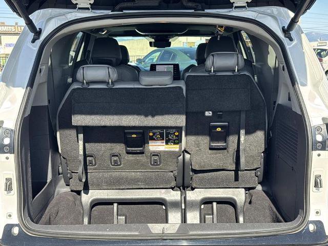 Used 2024 Toyota Sienna Limited image 26