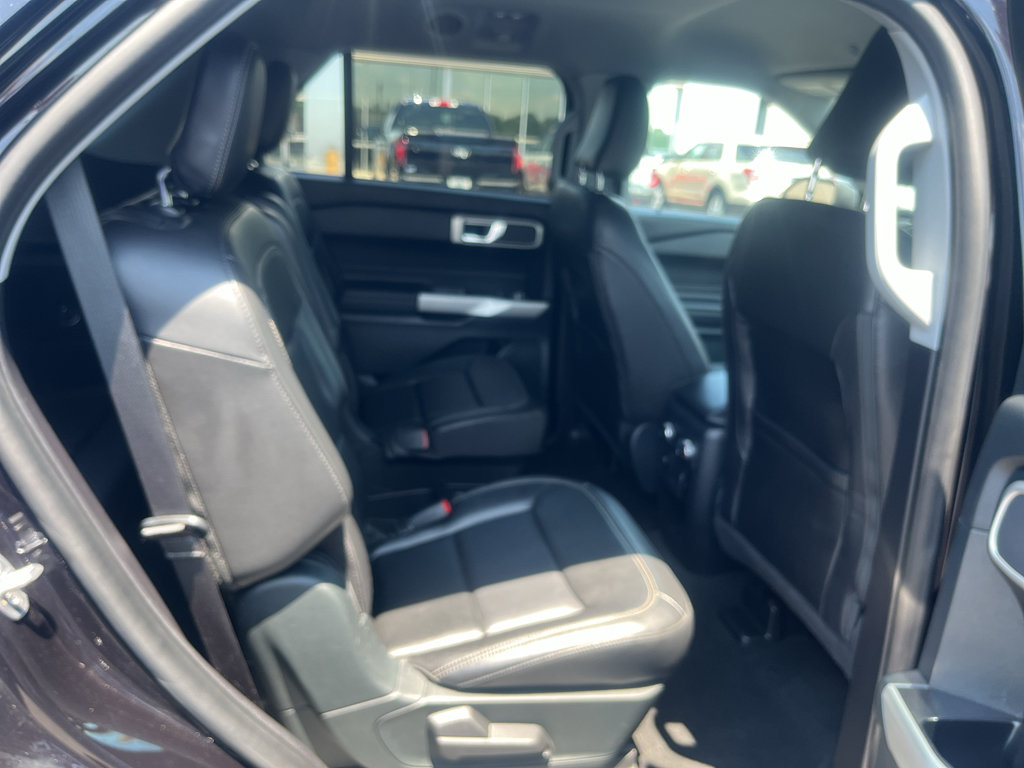Certified 2021 Ford Explorer XLT w/ Equipment Group 202A AWD/4WD image 32