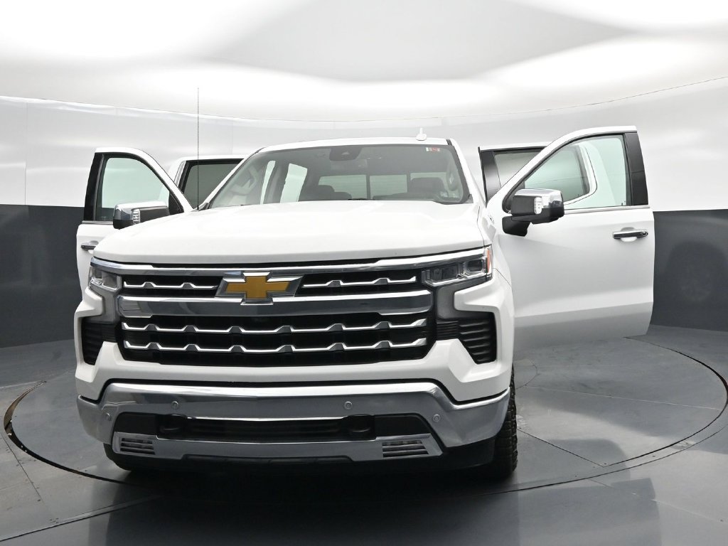 Used 2023 Chevrolet Silverado 1500 LTZ w/ LTZ Convenience Package II AWD/4WD image 31