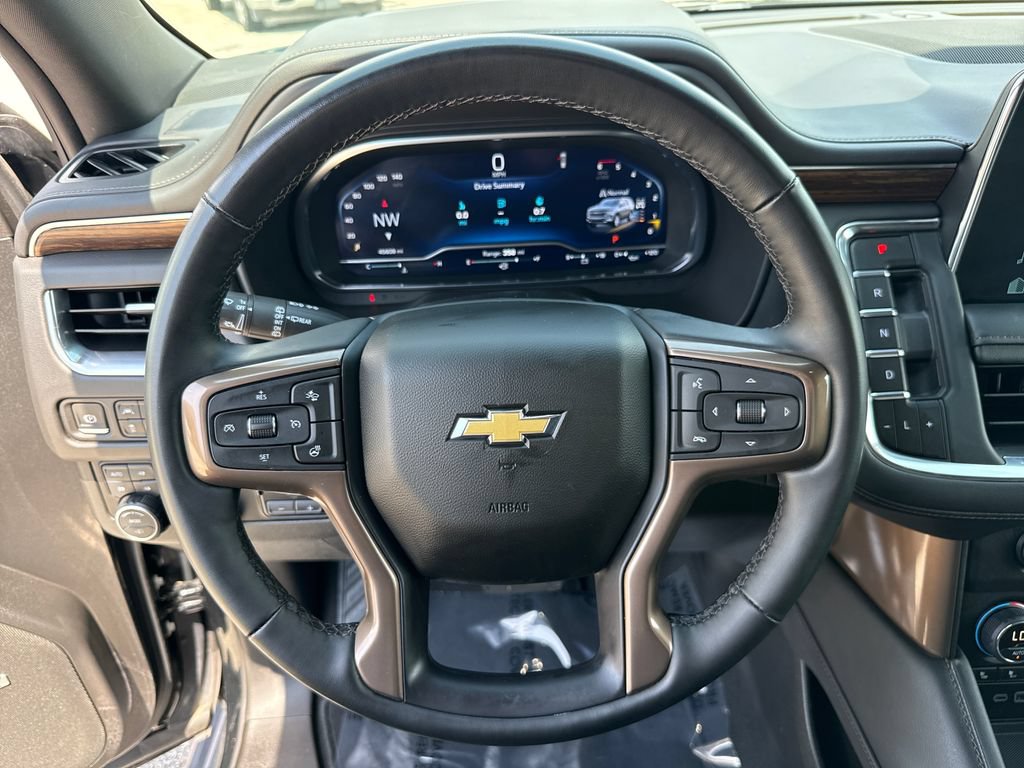 Used 2024 Chevrolet Suburban High Country AWD/4WD image 16