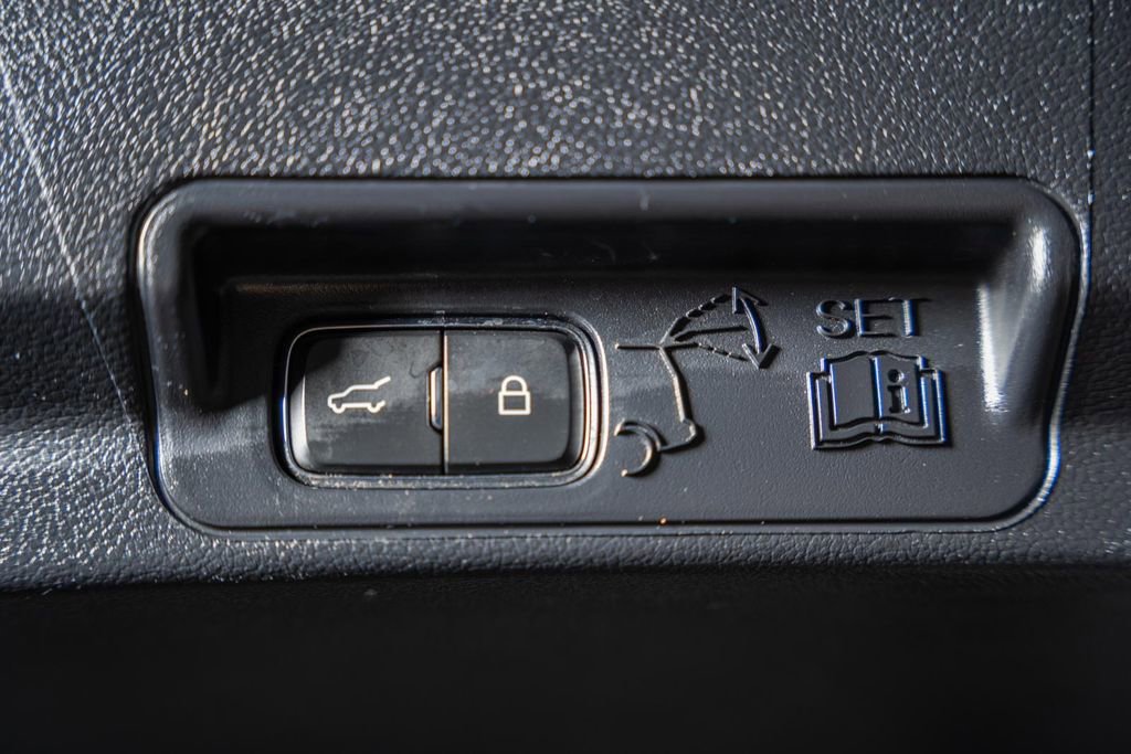 Certified 2021 Ford Explorer XLT w/ Equipment Group 202A image 13