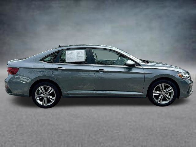 Used 2024 Volkswagen Jetta SE FWD image 4