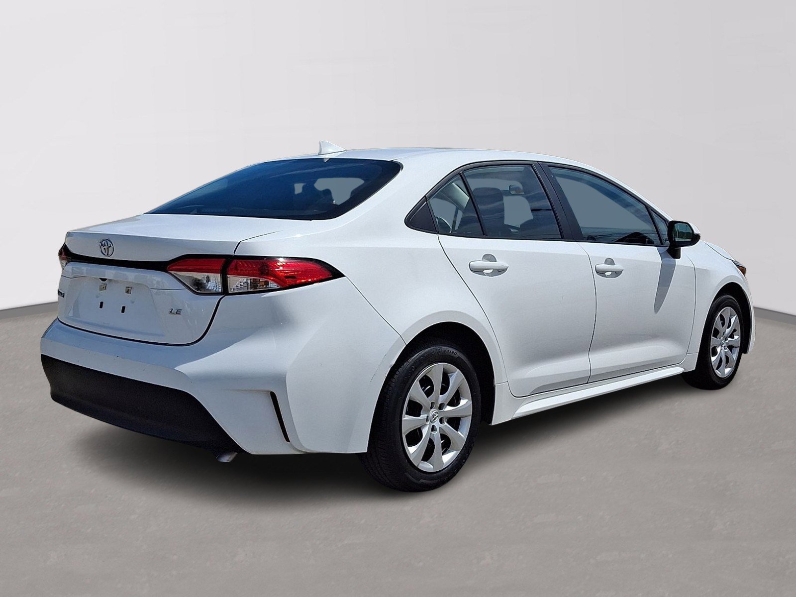 Used 2024 Toyota Corolla LE FWD image 6