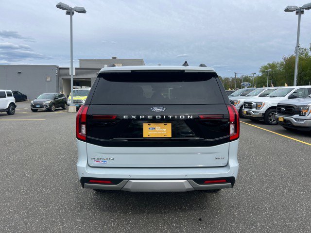 Certified 2025 Ford Expedition Max Platinum w/ Driver's Package AWD/4WD image 4